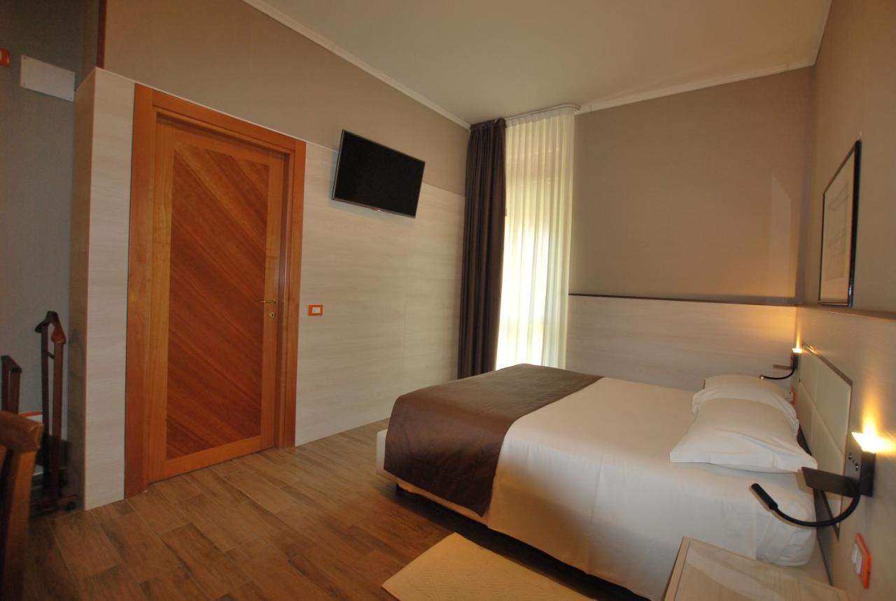 Hotel Lenotel Ngoại thất bức ảnh