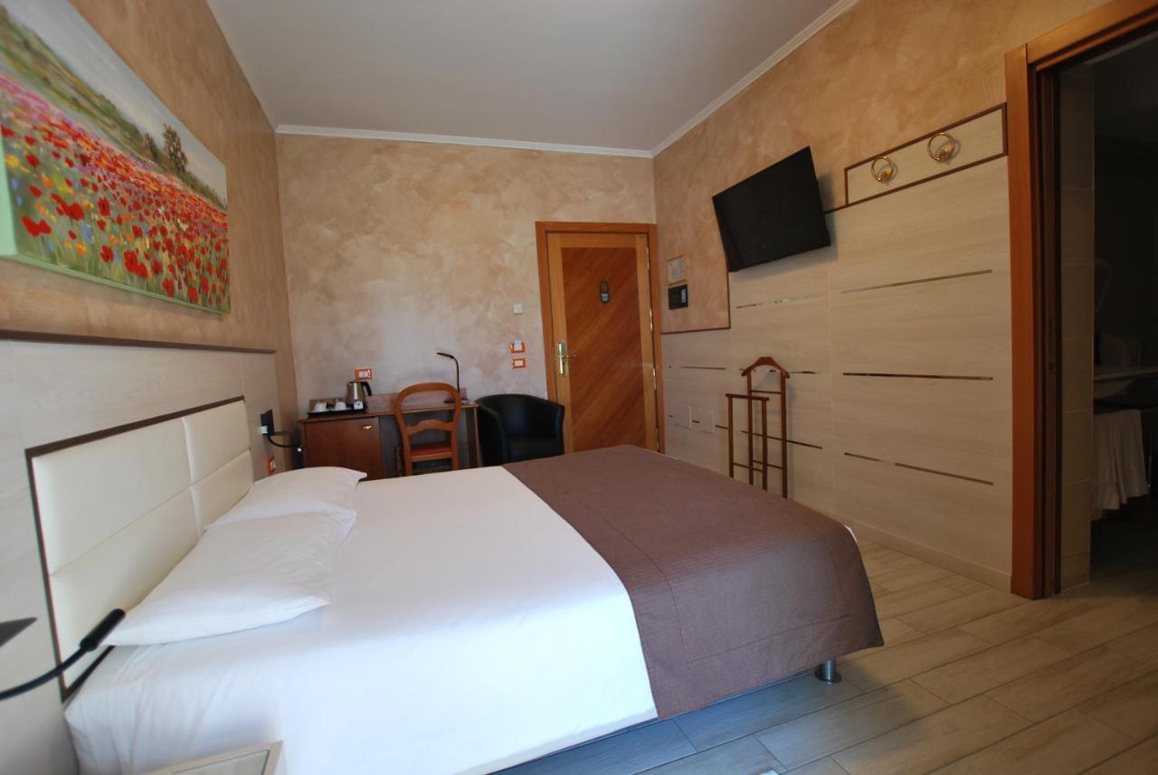 Hotel Lenotel Ngoại thất bức ảnh
