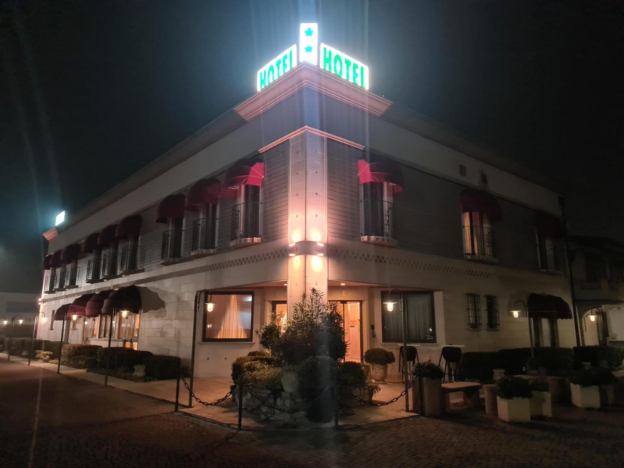Hotel Lenotel Ngoại thất bức ảnh