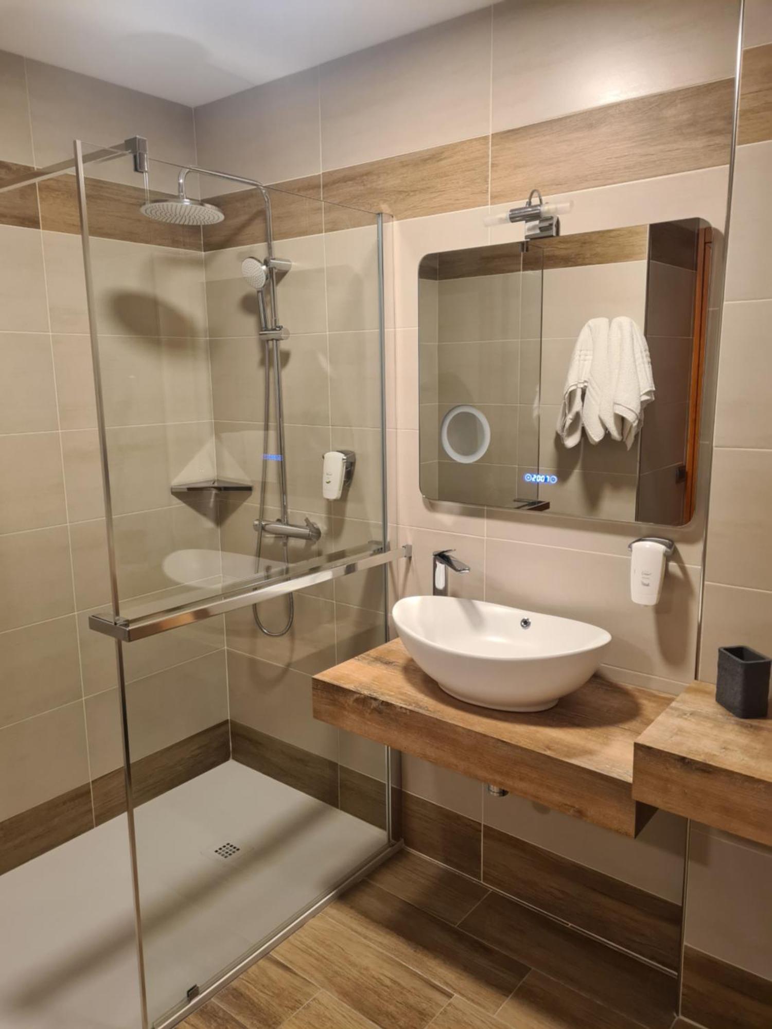 Hotel Lenotel Ngoại thất bức ảnh