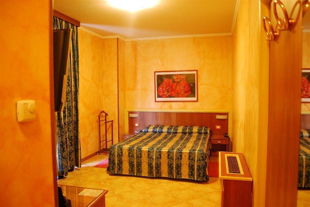 Hotel Lenotel Ngoại thất bức ảnh