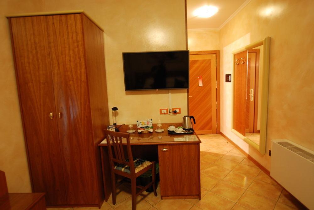 Hotel Lenotel Ngoại thất bức ảnh